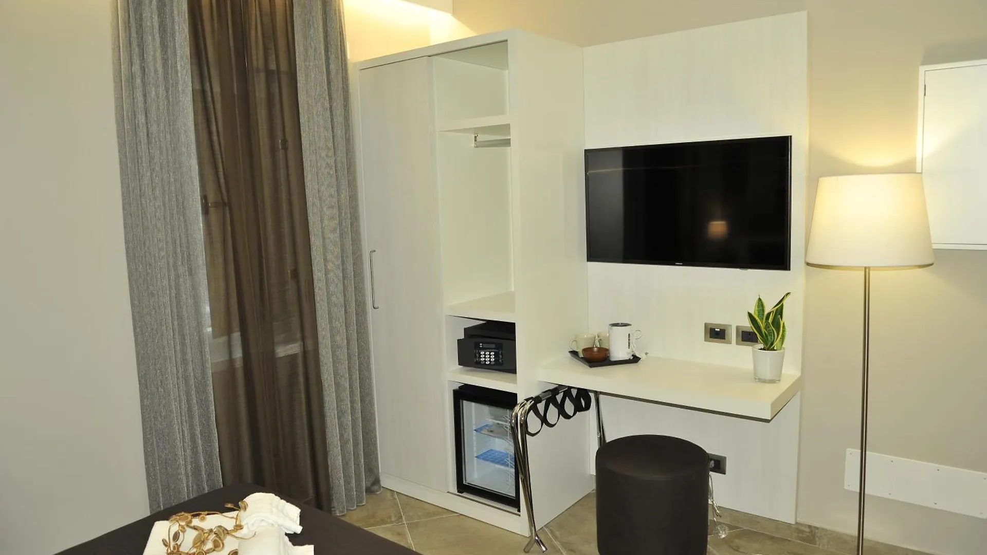 Etnea 454 Catania Luxury Rooms 3*,  Italy